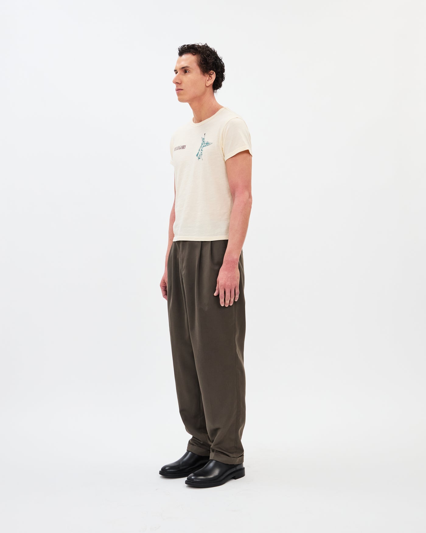 Seven Trumpets Heritage Tee / Creme