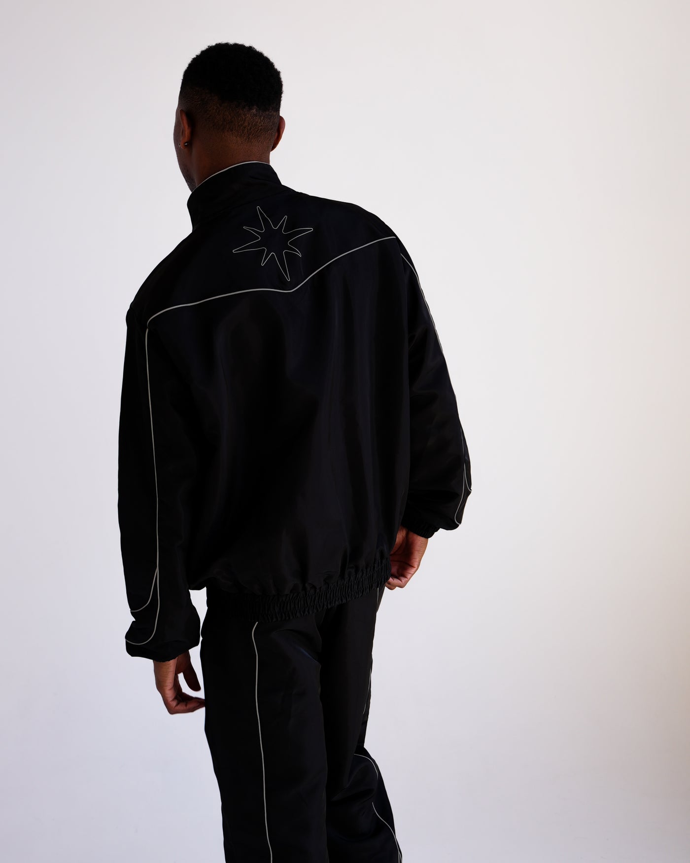 Frontier Windbreaker Jacket / Black