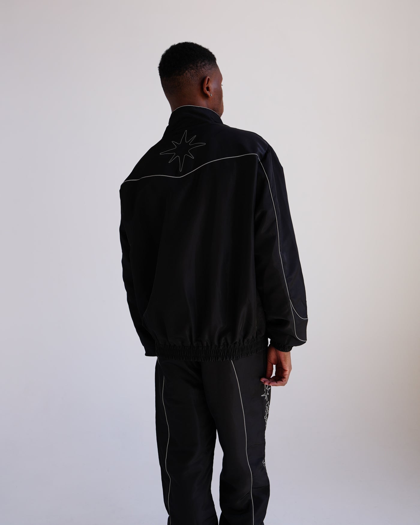 Frontier Windbreaker Jacket / Black