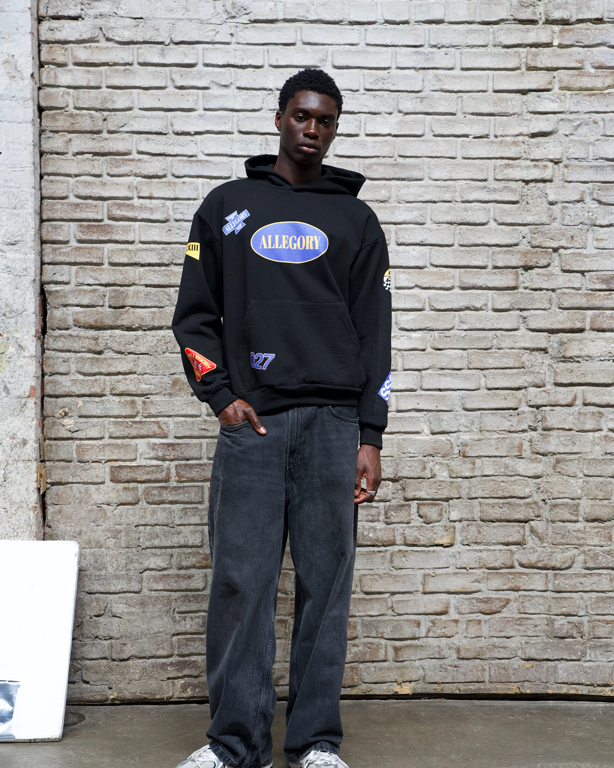 Pit Crew L027 Emblem Hoodie / Black-3