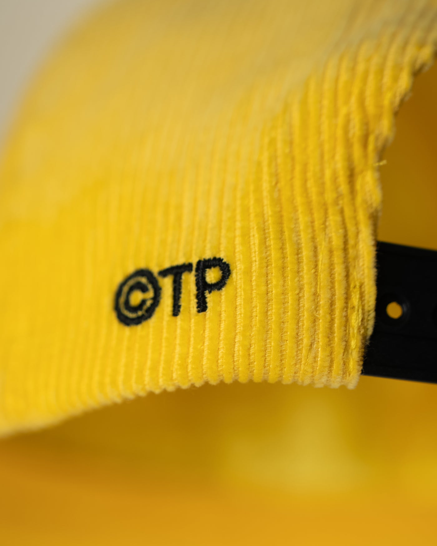 Shooting Star Premium Corduroy Hat For Speed Racer™ / Mustard Yellow / Black