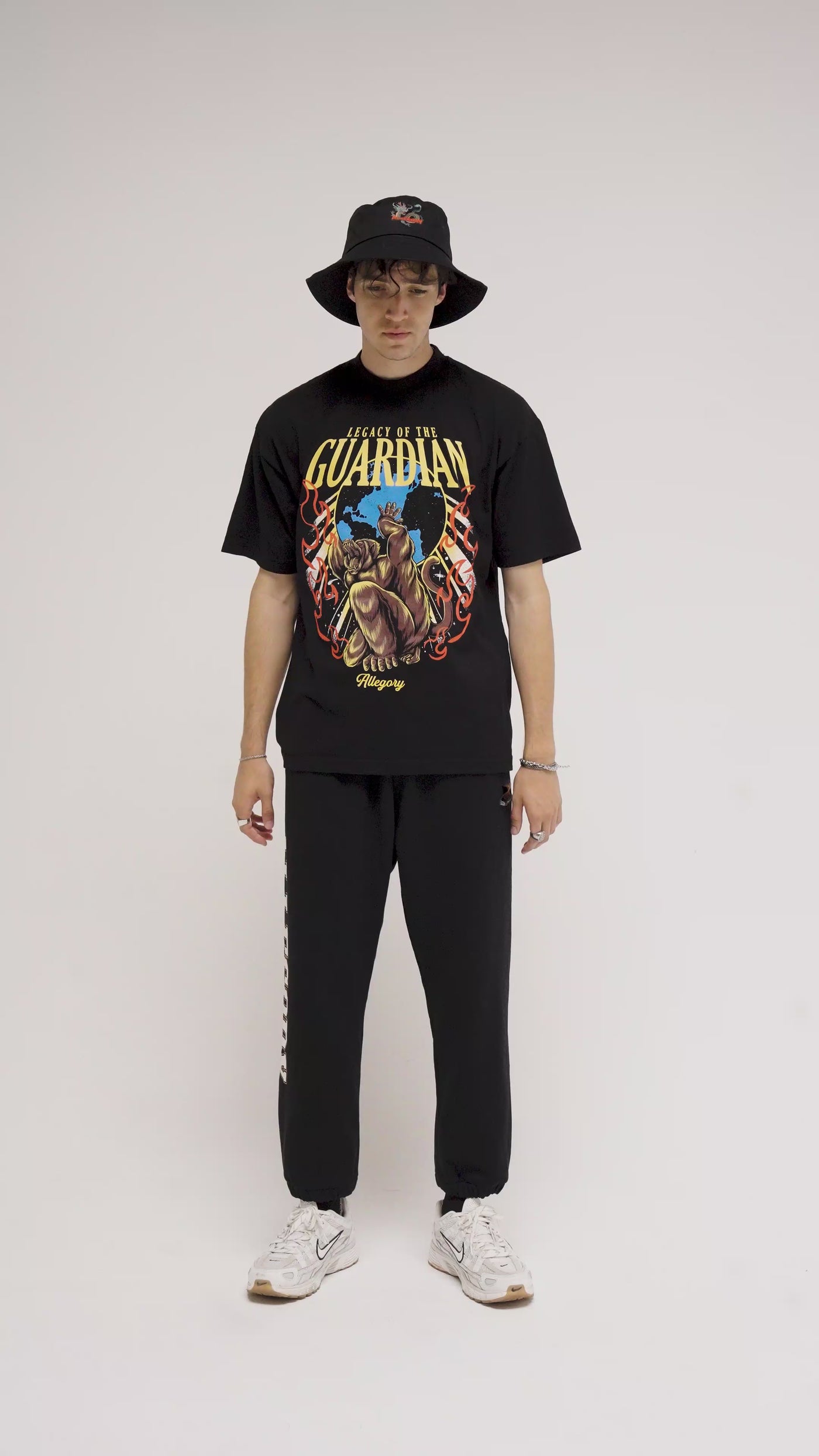 Son Goku Guardian Heavyweight Tee / Black